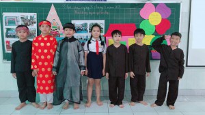 Triển khai chuyên đề cụm: “Phát huy tính tích cực của học sinh lớp 5, thông qua chủ đề “Tôn sư trọng đạo” trong tiết hoạt động ngoài giờ lên lớp.”