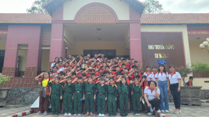 THAM QUAN, HỌC TẬP, TRẢI NGHIỆM “MỘT NGÀY EM LÀM CHIẾN SĨ” TẠI TRUNG ĐOÀN 209 - SƯ ĐOÀN 7