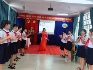 Chuyên đề “Dạy học song ngữ Việt - Anh thông qua môn Khoa học cho học sinh lớp 5”