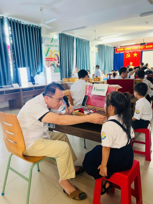 Chương trình khám, tầm soát, chẩn đoán bệnh lý nhãn khoa và tật khúc xạ cho học sinh