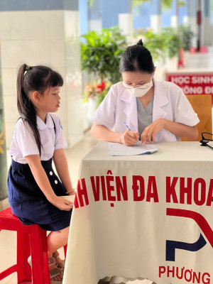 KHÁM SỨC KHỎE HỌC SINH