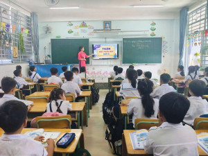 TỔ LỚP 3 SINH HOẠT ĐỔI MỚI CHUYÊN MÔN
