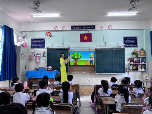 TỔ LỚP 1 TRIỂN KHAI CHUYÊN ĐỀ TỪ “HỌC CHỮ” ĐẾN “YÊU CHỮ”: GIẢI PHÁP TẠO HỨNG THÚ HỌC TIẾNG VIỆT CHO HỌC SINH LỚP 1