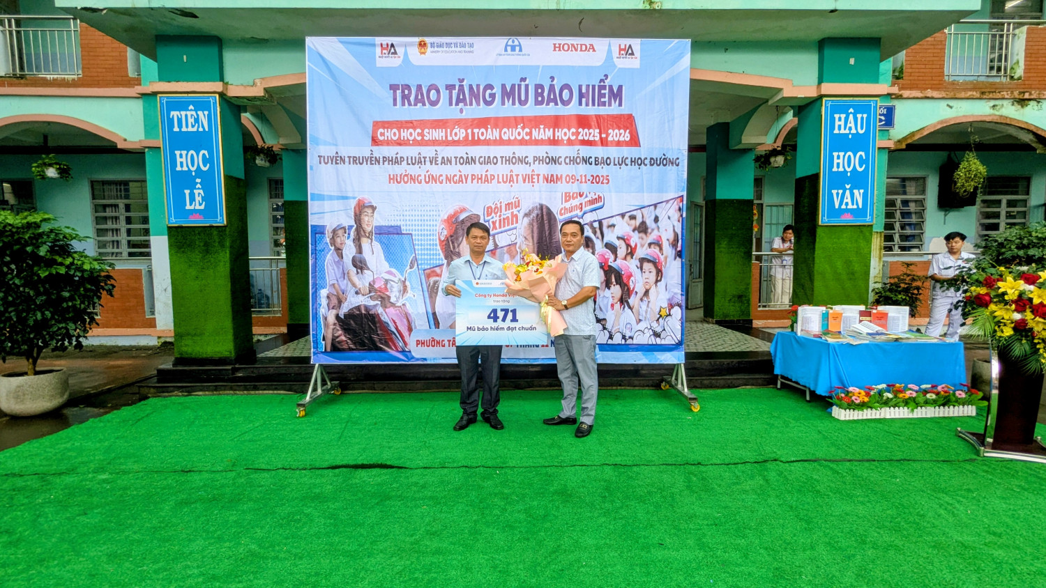 pxl 20251107 0022210172